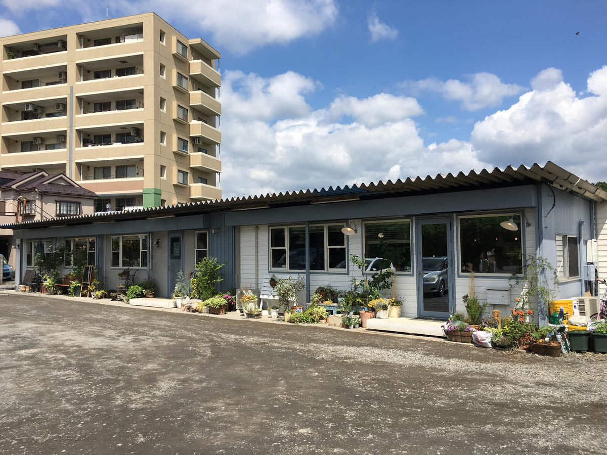 ピザ釜 ウッドデッキテラスにオーニングテントが張れて完成 埼玉県の工務店 ヒロ建工